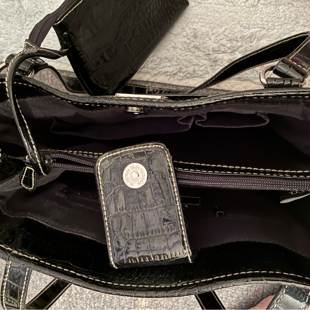 Liz & Co. Black Embossed Shoulder Bag - Picture 9 of 9